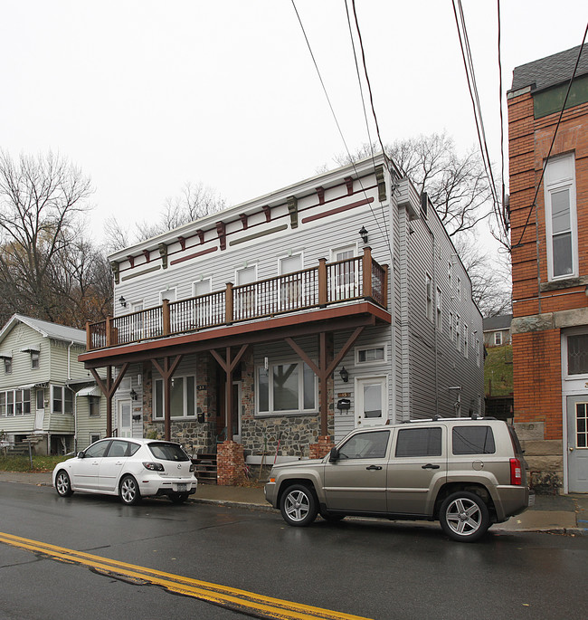 33 S Main St in Castleton On Hudson, NY - Building Photo - Building Photo