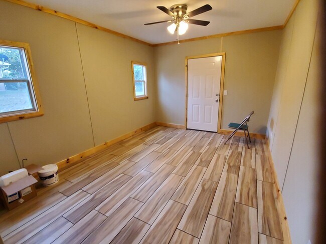 801 S Foster St in Linden, TX - Building Photo - Building Photo