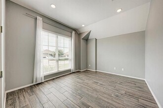 12120 Mossygate Trl in Manor, TX - Building Photo - Building Photo