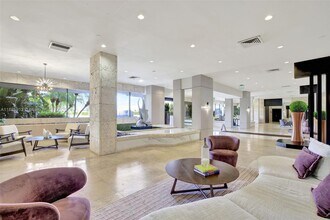 1000 W Island Blvd, Unit 1410 in Aventura, FL - Building Photo - Building Photo