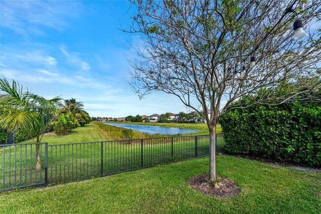 property at 5704 Sandbirch Wy