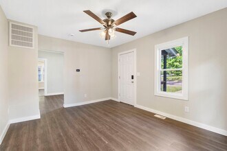 2100 N Nettleton Ave in Springfield, MO - Building Photo - Building Photo