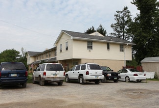 702-712 Pearl Rd in Brunswick, OH - Foto de edificio - Building Photo