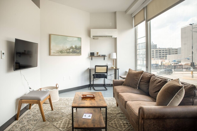 333 W State St, Unit SI ID1379055P