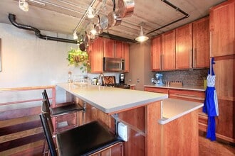 2340 Curtis St, Unit Unit 4 in Denver, CO - Foto de edificio - Building Photo