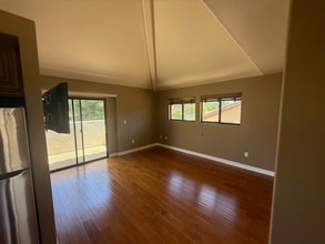329 Vereda del Ciervo in Goleta, CA - Building Photo - Building Photo