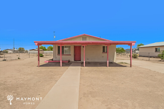 property at 508 W 4th St