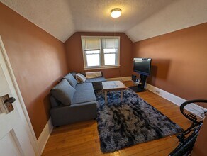 2618 University Ave NE in Minneapolis, MN - Building Photo - Building Photo