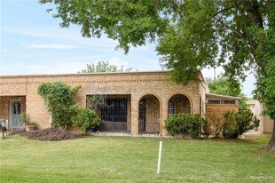 10 Marinel Ln in Mission, TX - Building Photo