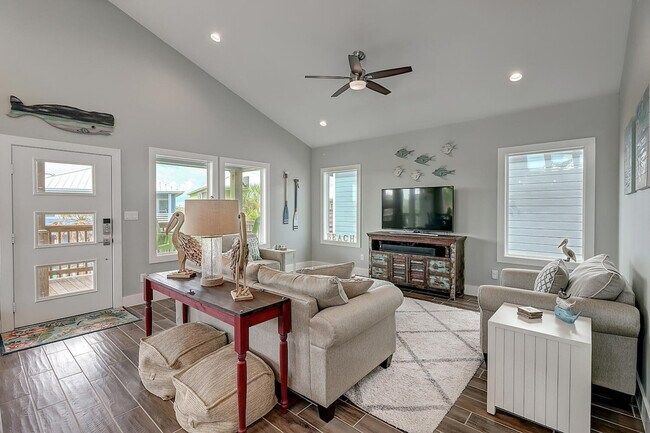 409 Paradise Pointe Dr in Port Aransas, TX - Building Photo - Building Photo