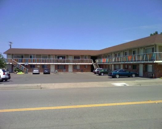 Wood Oak Apartments in Redding, CA - Foto de edificio - Building Photo