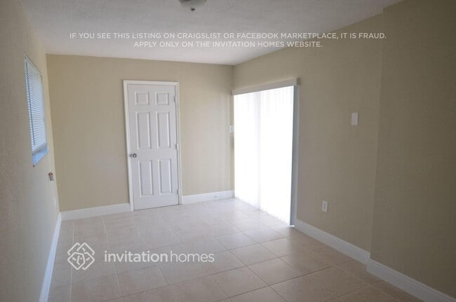 2420 NW 89th Ave in Sunrise, FL - Building Photo - Building Photo