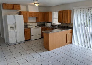 100 Eaton St in Maitland, FL - Building Photo - Building Photo