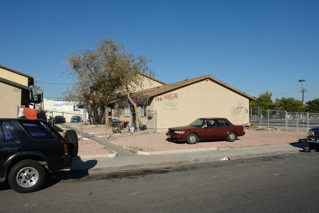 106 W Chicago Ave in Las Vegas, NV - Building Photo - Building Photo