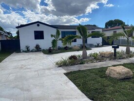 170 W 58th St in Hialeah, FL - Building Photo