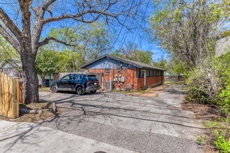 2928 E 12th St in Austin, TX - Building Photo - Building Photo