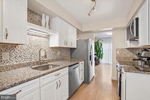 18240 Smoke House Ct in Germantown, MD - Building Photo