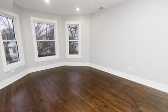 2218 Lawndale Ave, Unit 2 in Chicago, IL - Building Photo - Building Photo