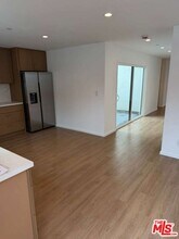 5417 Gentry Ave in Los Angeles, CA - Building Photo - Building Photo