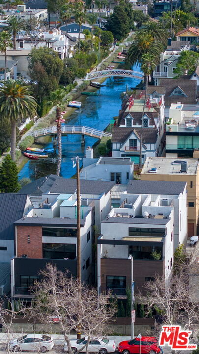 454 S Venice Blvd in Los Angeles, CA - Building Photo - Building Photo