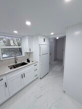 9365 Fontainebleau Blvd, Unit E-218 in Miami, FL - Building Photo - Building Photo