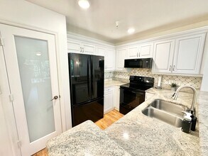 4520 Botanical Pl Cir in Naples, FL - Building Photo - Building Photo