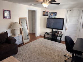 176 Walnut St in King of Prussia, PA - Foto de edificio - Building Photo