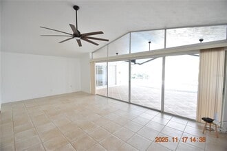 705 Spanish Main Dr in Apollo Beach, FL - Building Photo - Building Photo