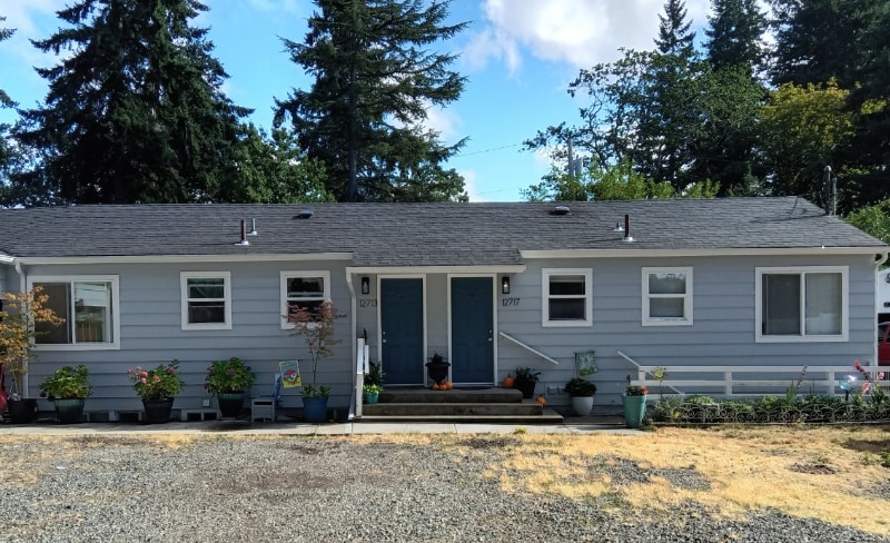 12715 Vernon Ave SW in Lakewood, WA - Building Photo