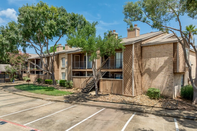 Estates at Westchase