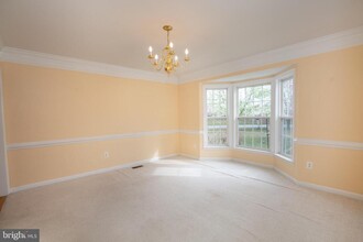 53 Pebble Beach Dr in Charles Town, WV - Foto de edificio - Building Photo