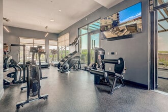 Novus in Lone Tree, CO - Foto de edificio - Building Photo