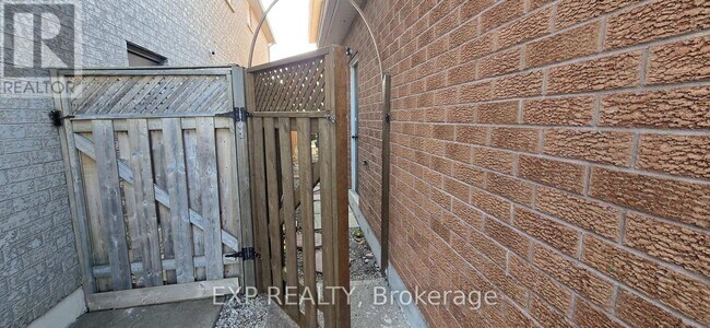 7164 Rosehurst Dr in Mississauga, ON - Building Photo - Building Photo