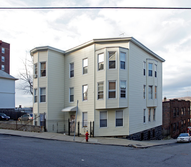 119 Highland Ave in Yonkers, NY - Building Photo - Building Photo