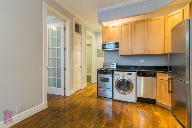 68 Clinton St in New York, NY - Building Photo - Building Photo