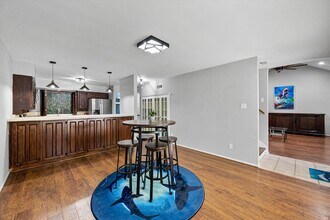 2429 St Gregory St in Arlington, TX - Foto de edificio - Building Photo