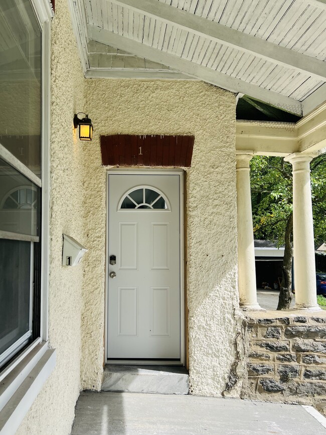 property at 121 Walnut Ave