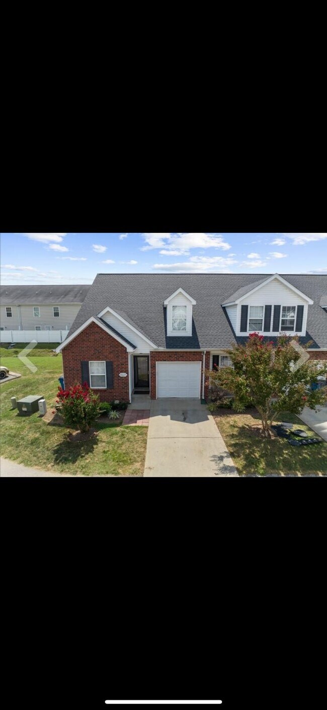 4827 Chelanie Cir in Murfreesboro, TN - Foto de edificio - Building Photo