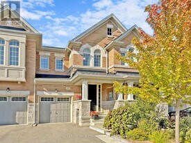66 Drizzel Cres in Richmond Hill, ON - Building Photo