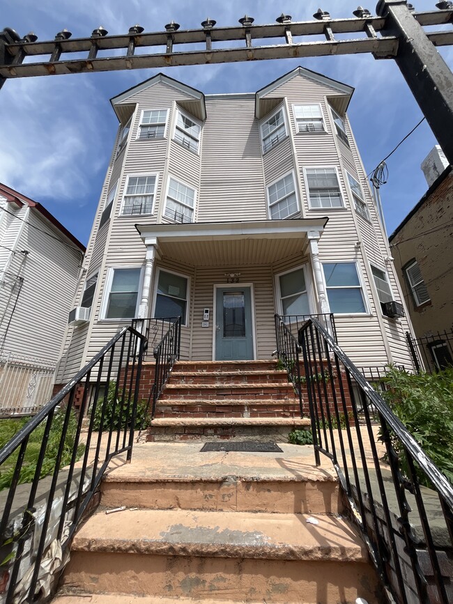 134 Wilkinson Ave, Unit 3L