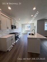 181 W Broyhill St in Meridian, ID - Building Photo - Building Photo