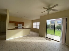 404 Cinnamon Dr in Kissimmee, FL - Building Photo - Building Photo