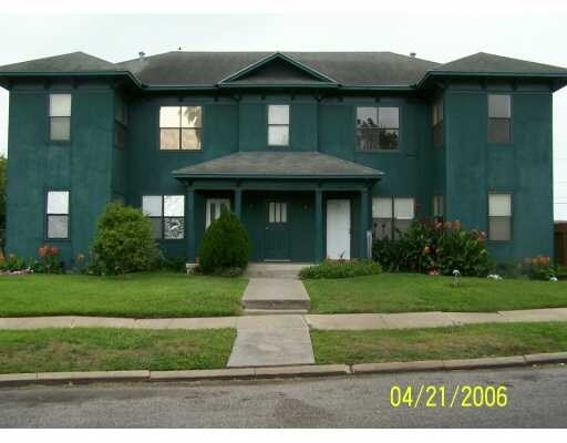 Reiff Apartments in Corpus Christi, TX - Building Photo