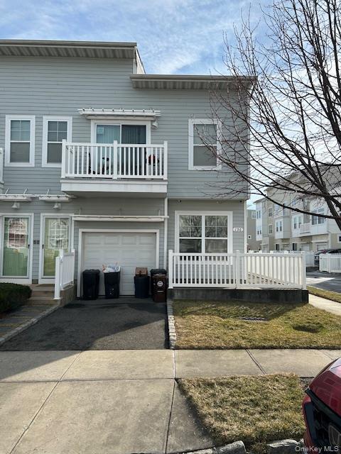 1-56 Sea Grass Ln in Queens, NY - Building Photo