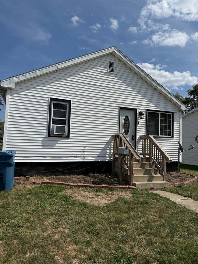 706 N Market St in Hoopeston, IL - Building Photo - Building Photo