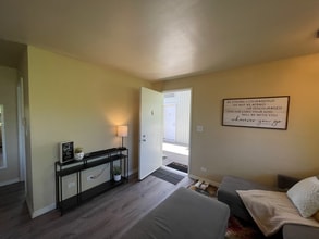 2172 W 15th Ct, Unit Westmoreland Village in Eugene, OR - Foto de edificio - Building Photo