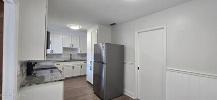 4556 Cambridge Rd in Jacksonville, FL - Building Photo - Building Photo