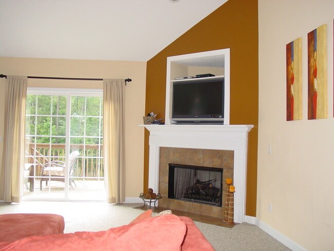 215 Pink Dogwood Ln in Pooler, GA - Building Photo - Building Photo