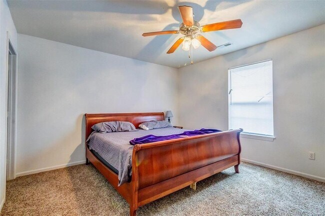 21067 Harbor Ln in St. Robert, MO - Building Photo - Building Photo