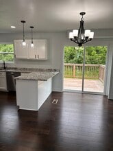 215 Linwood Dr in Centerville, OH - Building Photo - Building Photo
